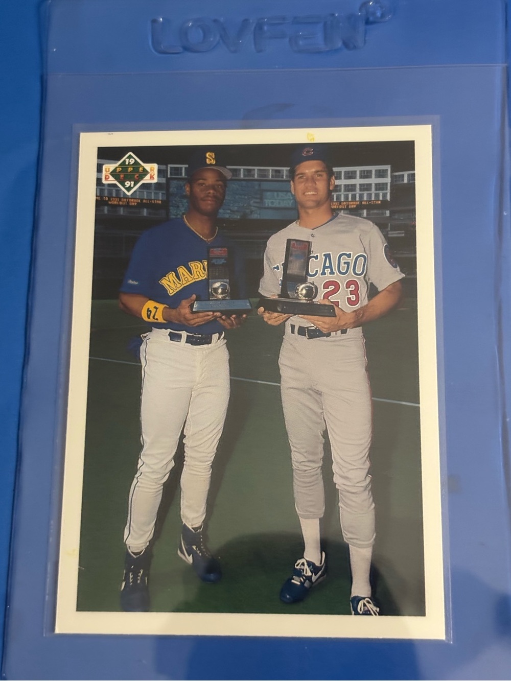 91 Upperdeck Ken Griffey Jr and Ryan Sanberg

Great Condition 

2 Hall of Famers